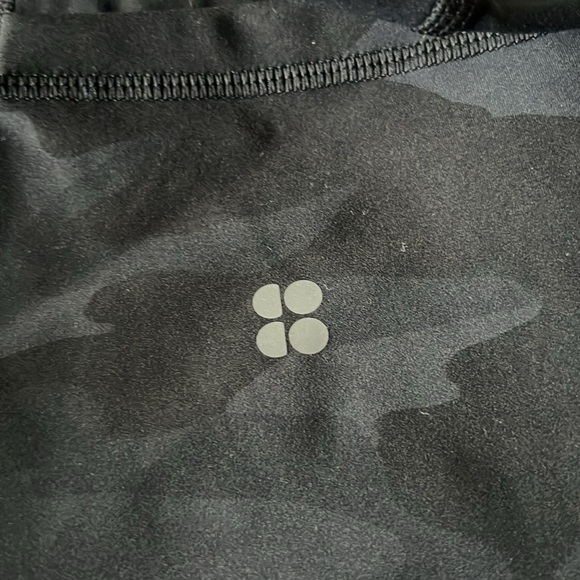 BNWT Sweaty Betty Power 7/8 Workout Leggings, Camo color - Picture 2 of 7